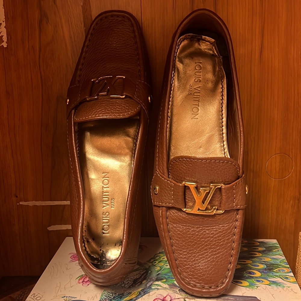 Louis Vuitton brown loafer size 39 European. Practically no wear on soles